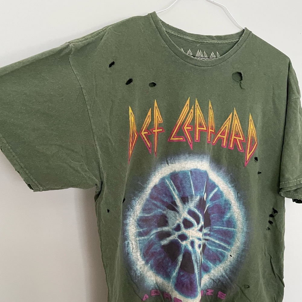 NWOT Urban Outfitters Def Leppard Oversized Graphic T-shirt Size S/M - Picture 2 of 12